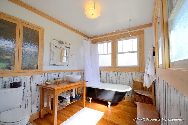 Building Photo - 12 Vance Crescent St