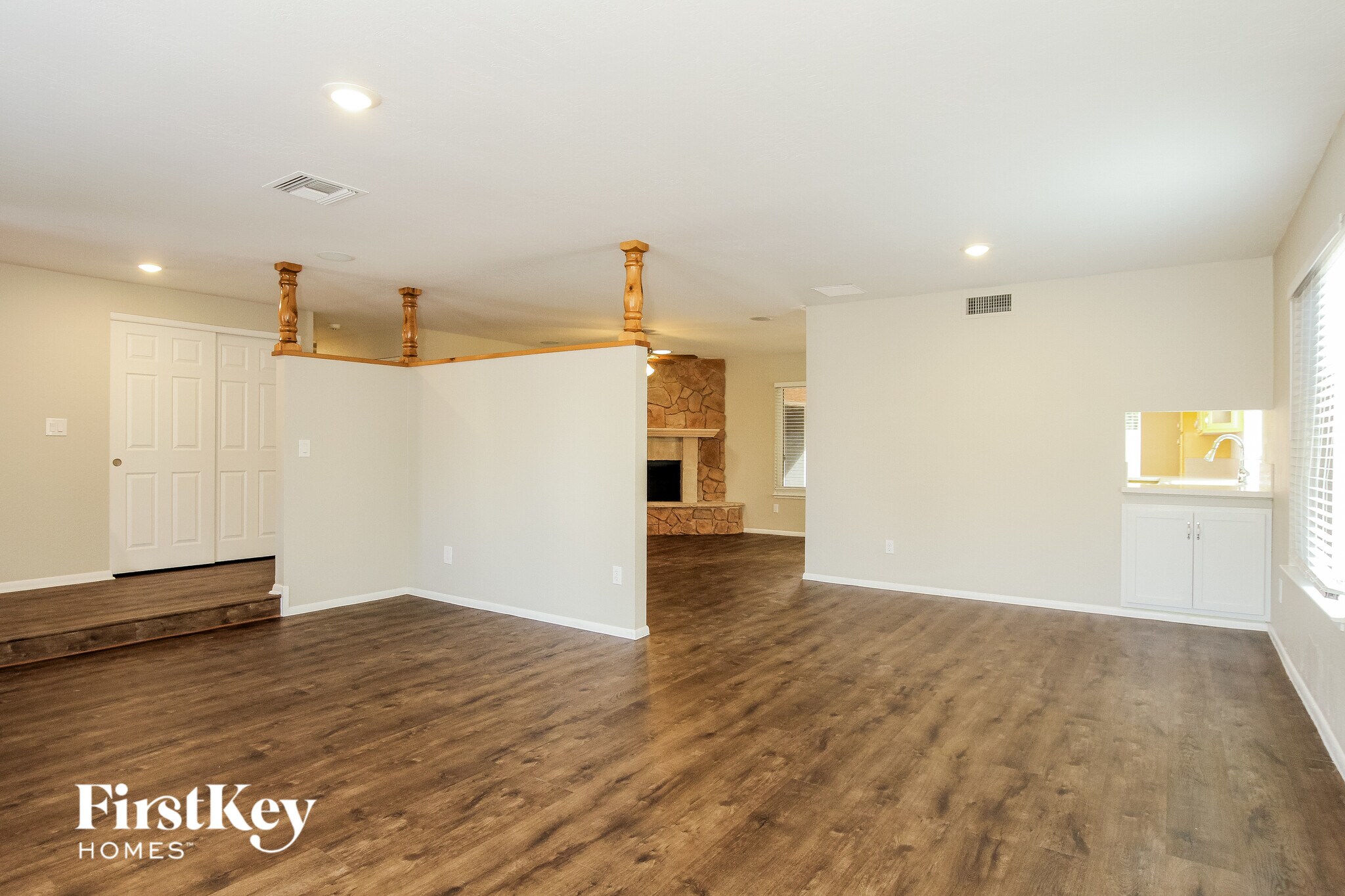 Building Photo - 1821 E Hearn Rd