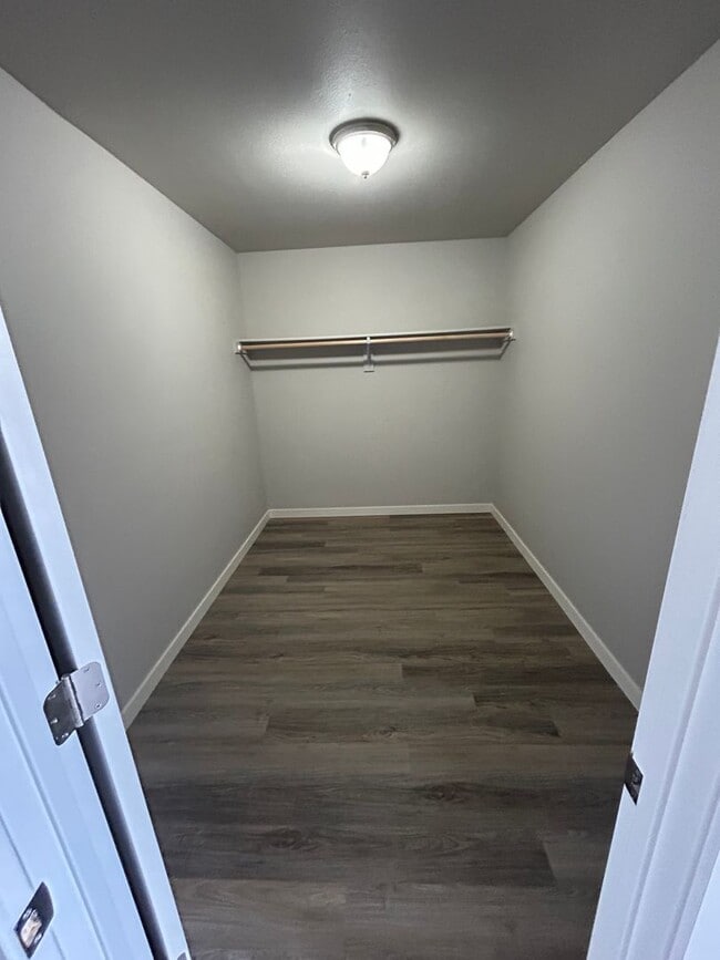 Building Photo - Beautifully Furnished Brand New 5 Bedroom ...