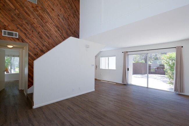 Building Photo - Ventura | Todd Ranch Townhome | 3 Bedroom + 2 Bathroom