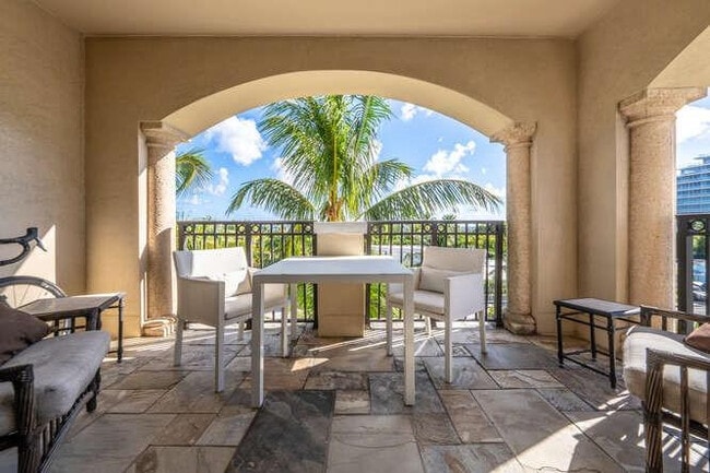 Building Photo - 2401 N Ocean Blvd