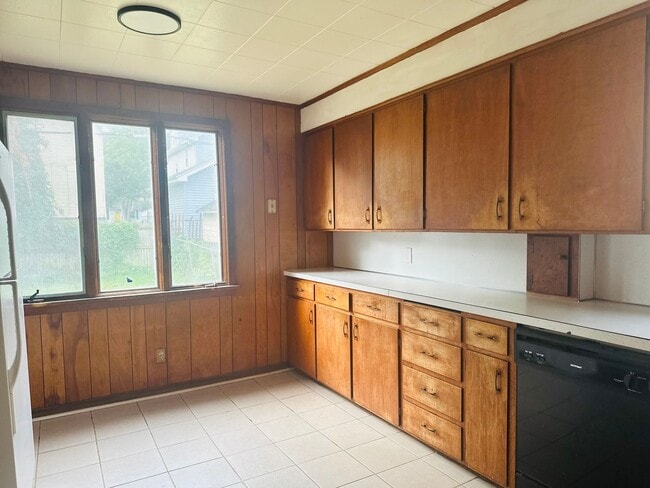 Building Photo - DREAM LOCATION !! LOOKS LIKE PRIVET ROAD !!!