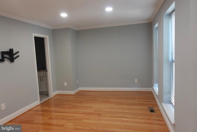 Building Photo - 1325 13th St NW
