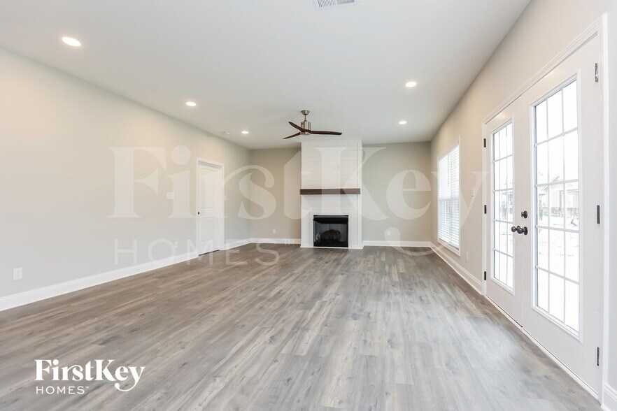 Building Photo - 516 Dexter Dr