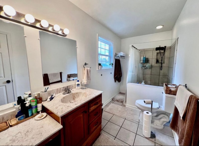 Building Photo - 5373 Hanyen Dr