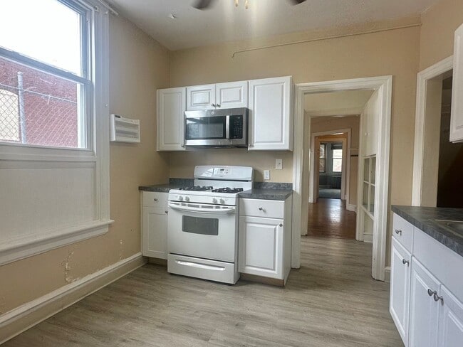 Primary Photo - 17 S Morton Ave