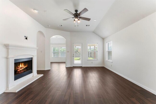 Building Photo - 28519 Lockeridge View Dr