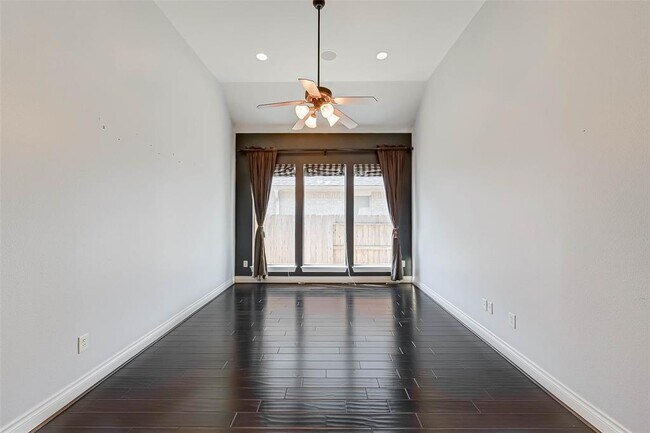 Building Photo - 5422 Linden Rose Ln