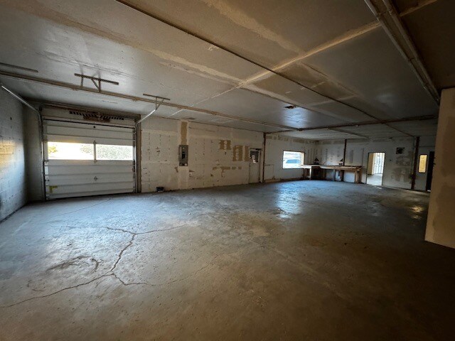 Building Photo - 410 S Grand Ave