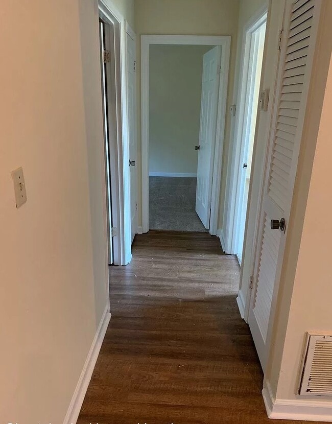 Building Photo - 845/847 Mitchell Bridge Road Duplex