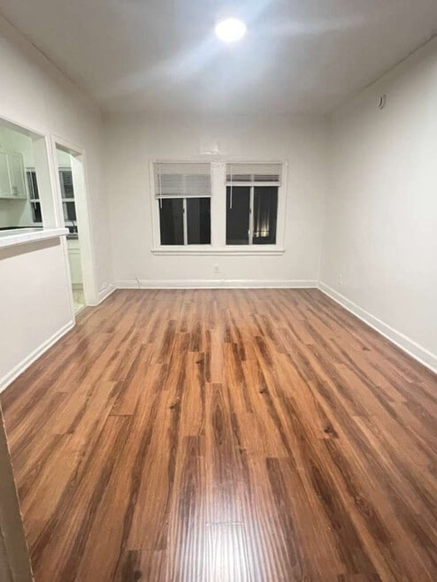 Building Photo - 904 S Catalina St