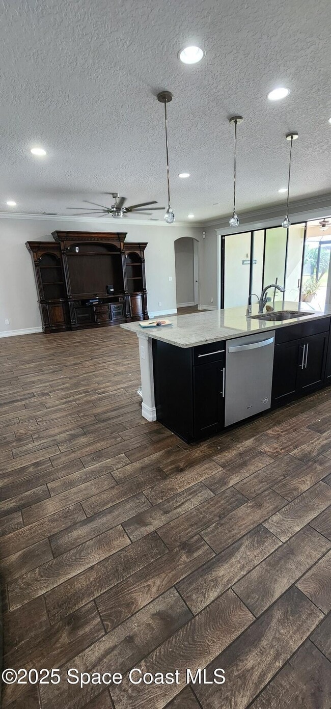 Building Photo - 3003 Trasona Dr