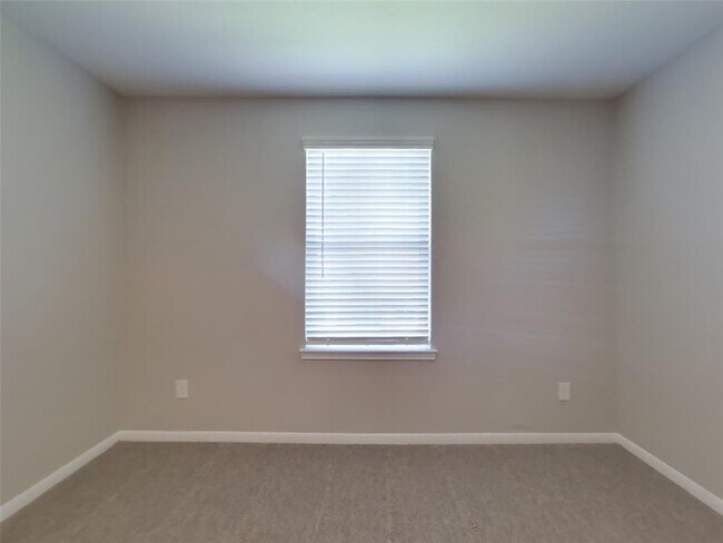 Building Photo - 504 Red Dusk Paint Dr