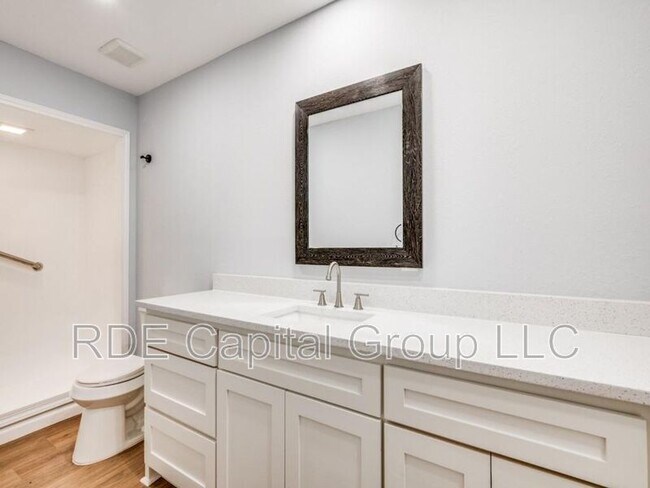 Building Photo - 1108 Wade Dr