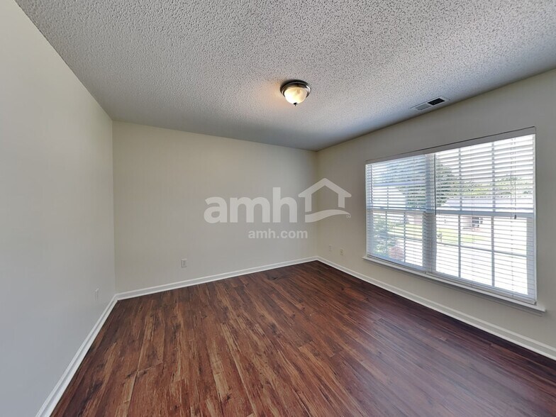 Building Photo - 126 Winborne Dr