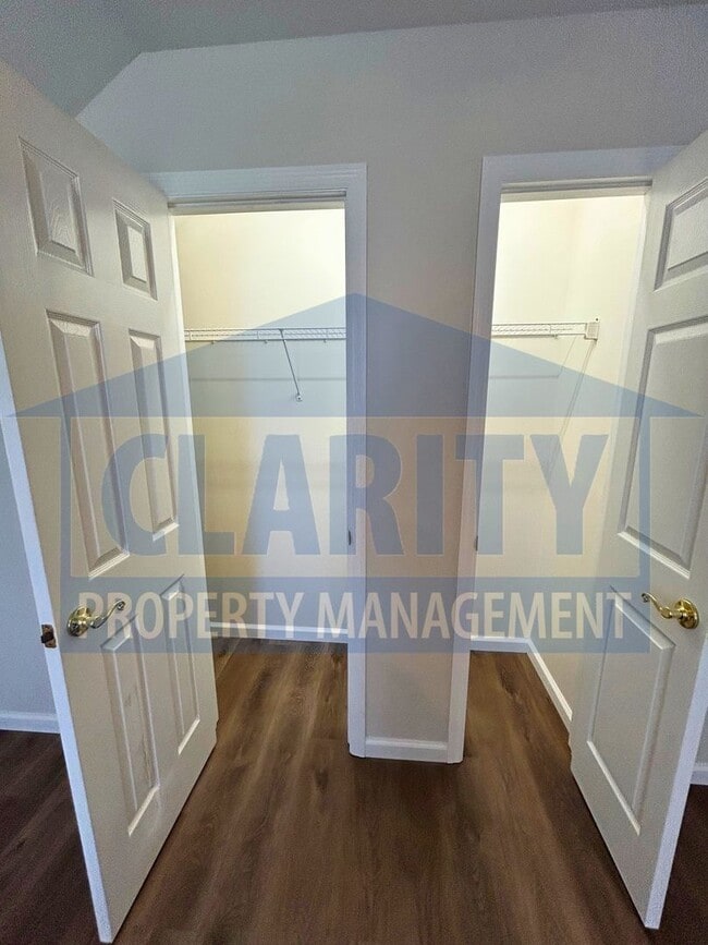 Building Photo - Three-bedroom townhome in Chattanooga!