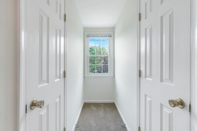 Building Photo - 94 Cleremont Dr