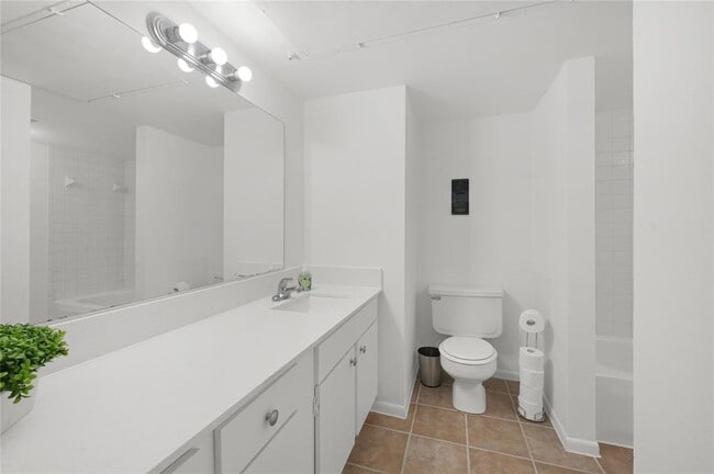 Building Photo - 8425 Hearth Dr
