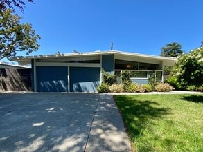 Building Photo - Modernized Eichler Masterpiece