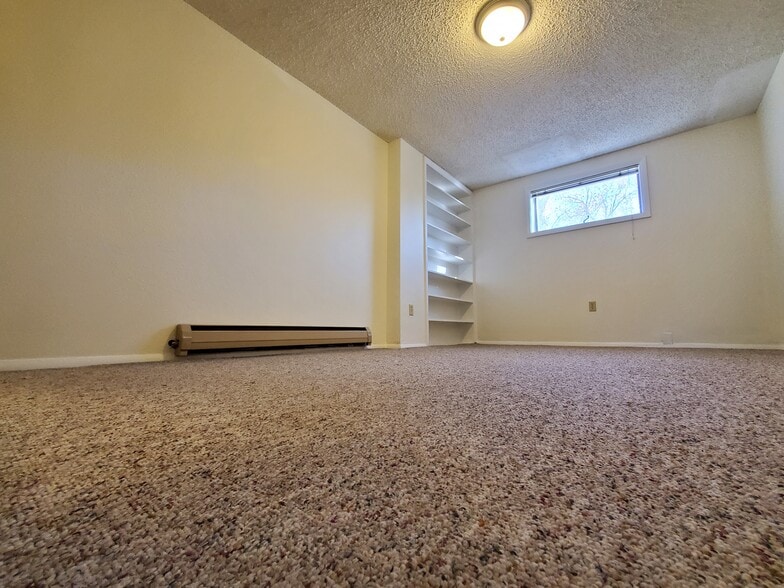 Bedroom - 2418 Pine St