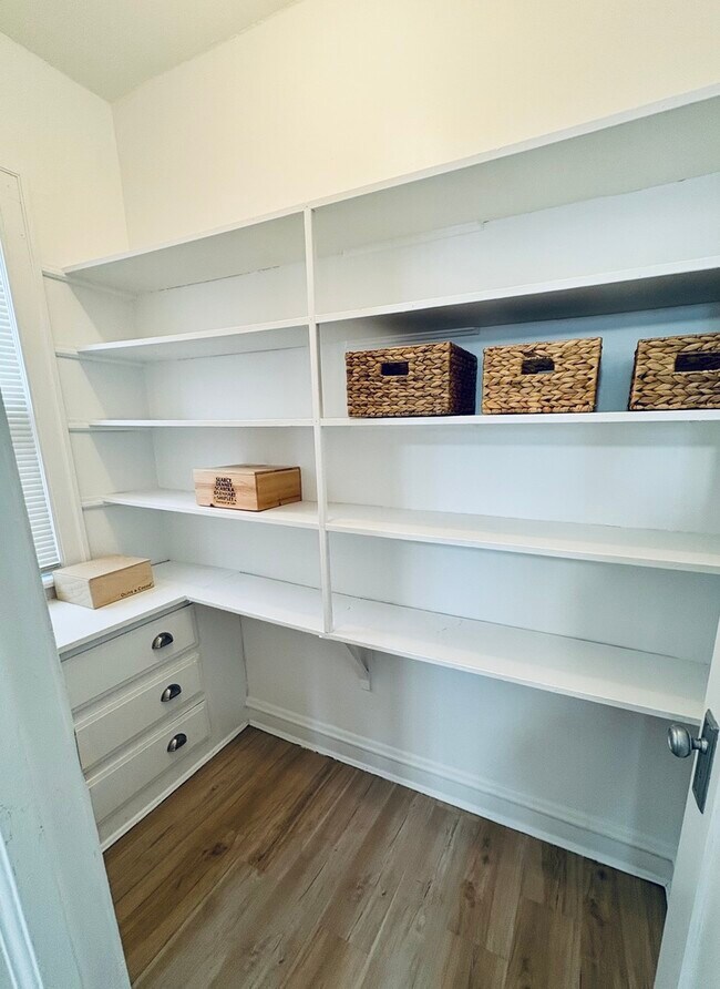 Building Photo - 8223 S May St