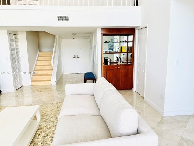 Building Photo - 151 SE 15th Rd