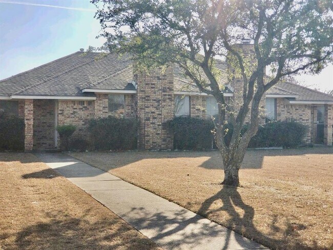 Primary Photo - 707 Inglewood Trail