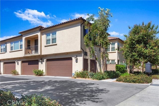 Building Photo - 10 Poppy