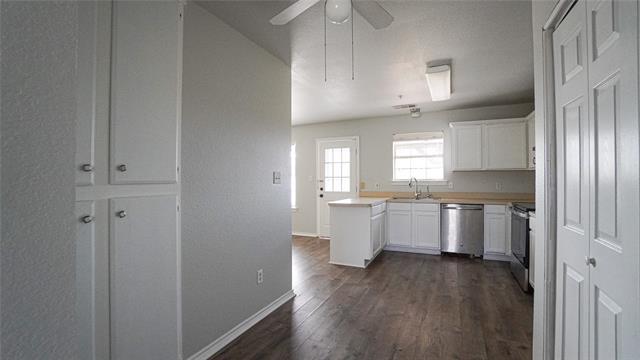 Building Photo - 403 E R Ellis Ave