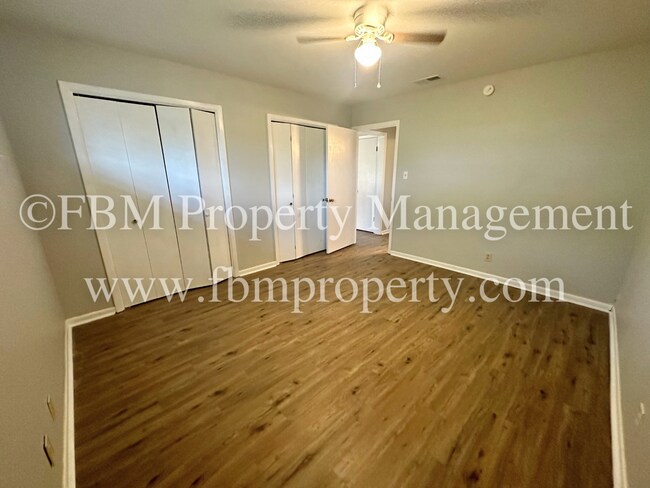 Building Photo - 108-110 Sunset Dr