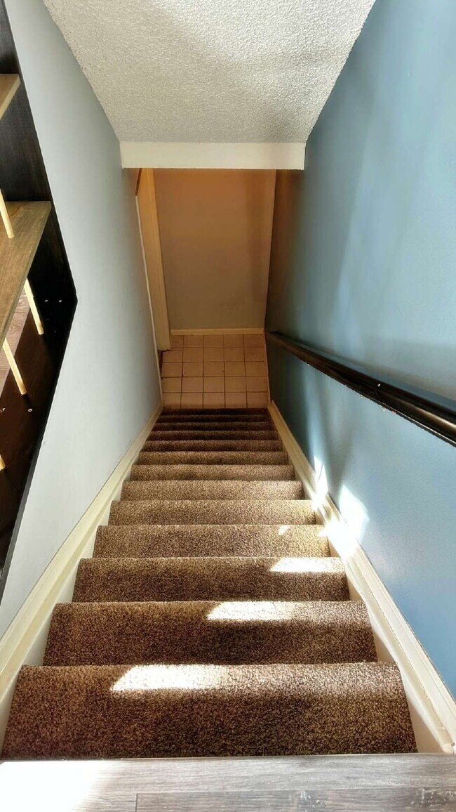 Building Photo - Quiet End Unit 3 Bed 2 Bath Townhome in Cherry Creek Schools Close to Cherry Creek Reservoir!! 2 ...