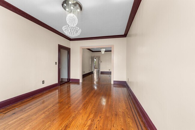 Building Photo - 13 W 27th St