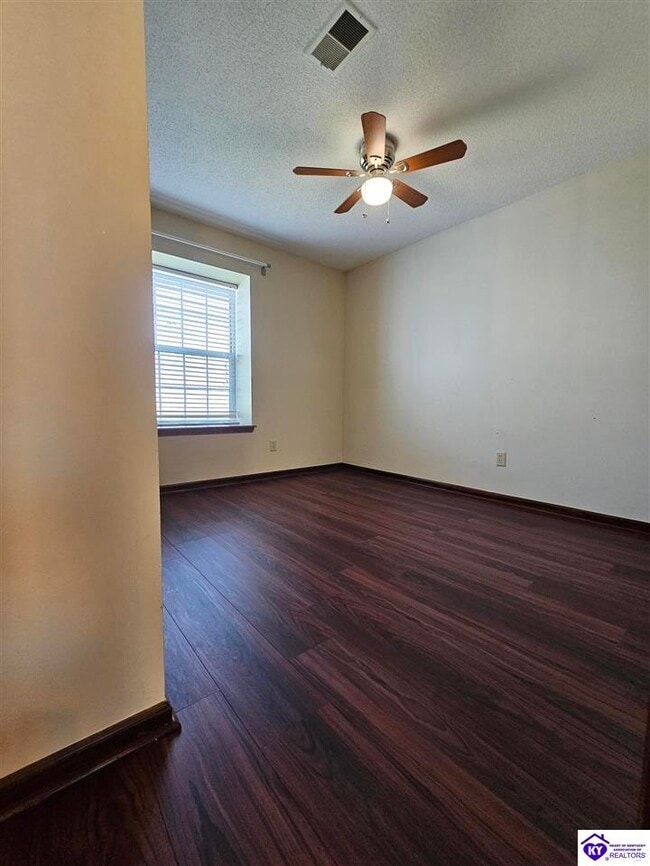 Building Photo - 508 Independence Ct