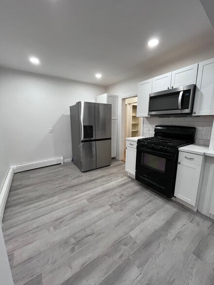 Kitchen - 137 Worcester Ave