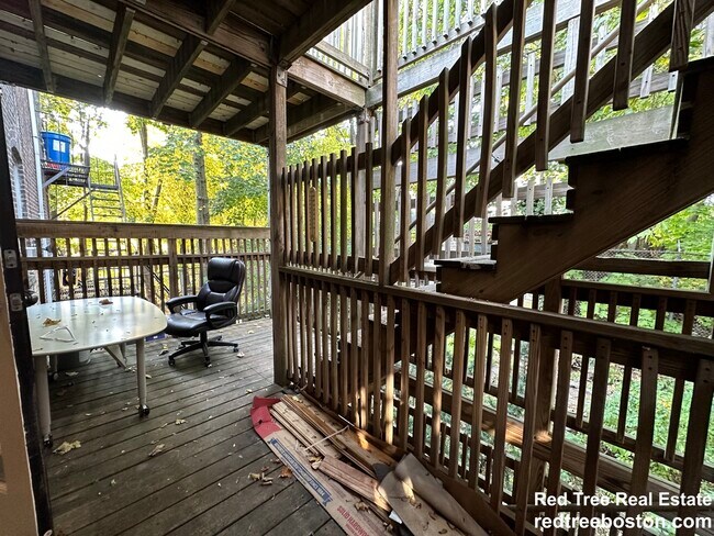 Building Photo - 151 Highland St