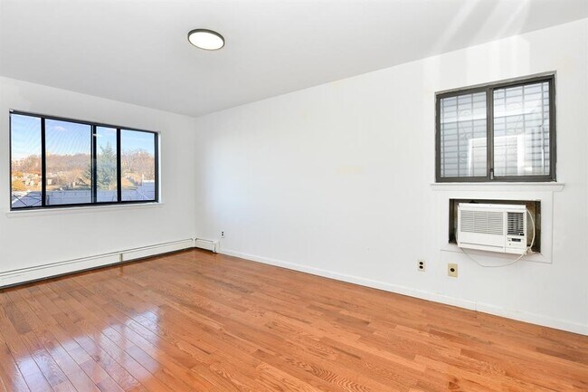 Building Photo - 1308 46th St