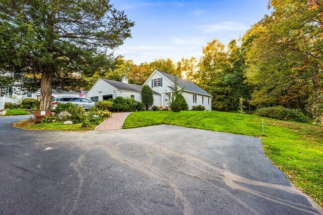 Building Photo - 66 Mann Lot Rd