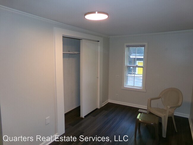 Building Photo - 2 br, 1 bath House - 780 S Peace Haven Road