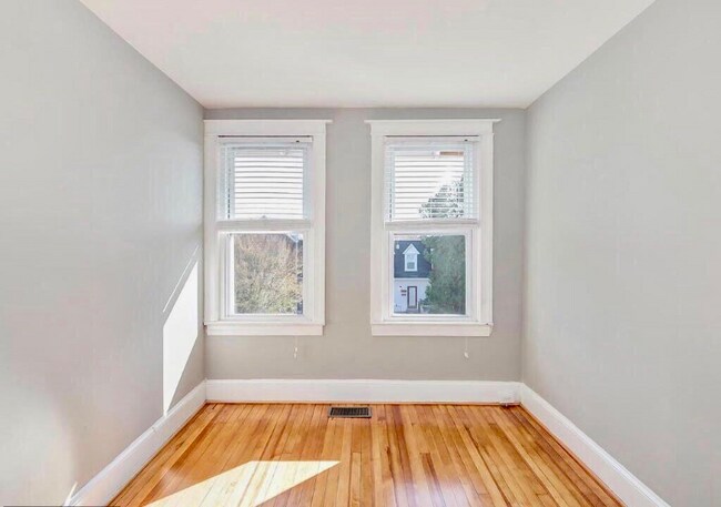 Building Photo - 1401 Trinidad Ave NE