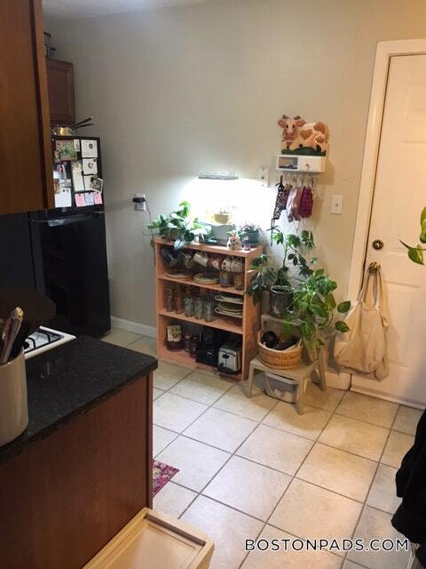 Building Photo - 28 Fleet St