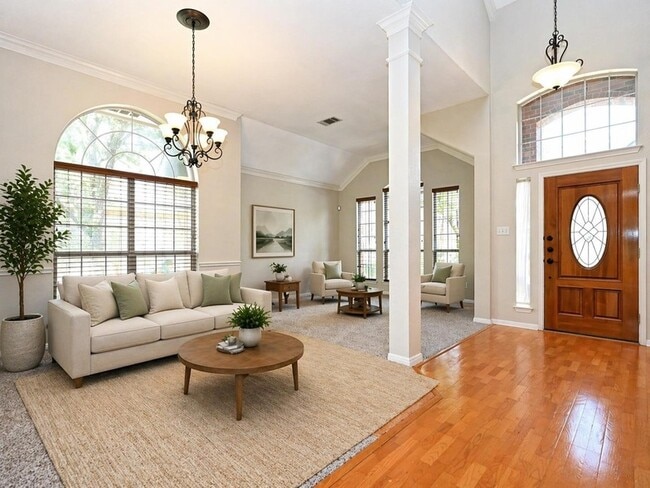 Building Photo - 11017 Rio Vista Dr