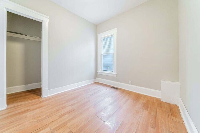 Building Photo - 4310 Daisy Ave