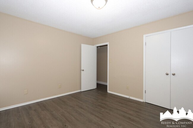 Building Photo - 5343 Cedar Bluff Dr