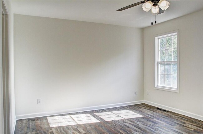 Building Photo - 203 Morris Ln