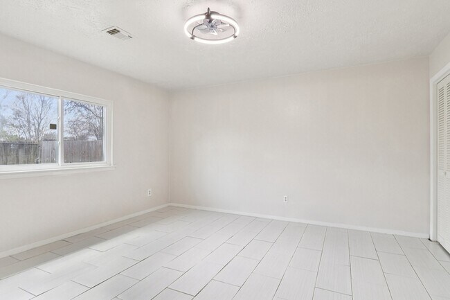 Building Photo - 14067 Towneway Dr
