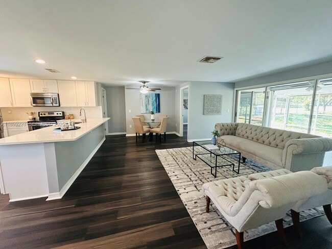 Building Photo - 2013 Finland Dr