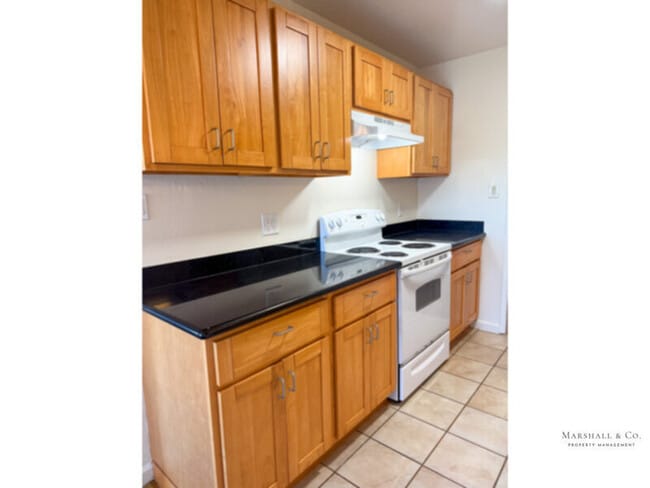 Building Photo - 3 BEDROOM, 2 BATH WITH NEW FEATURES, DECK, WASHER DRYER HOOK-UP