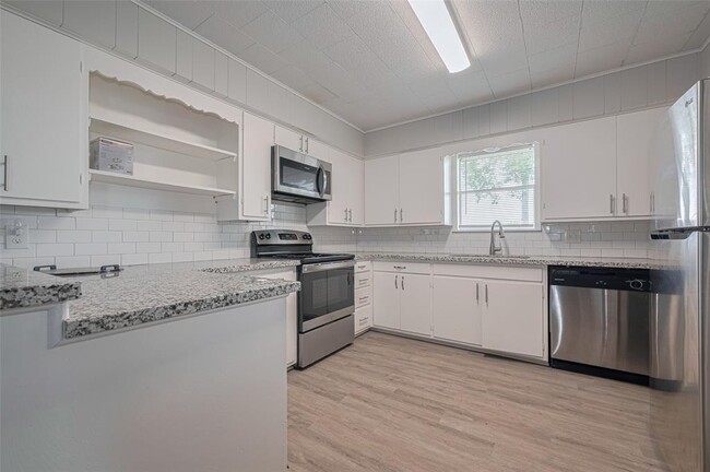 Building Photo - 16316 TX-36