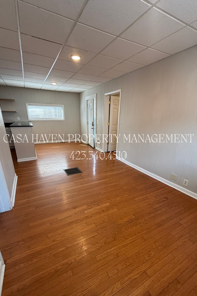 Building Photo - Johnson City, TN – 3 Bedroom Apartment with Utilities Included!