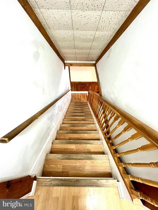 Building Photo - 145 N Nice St